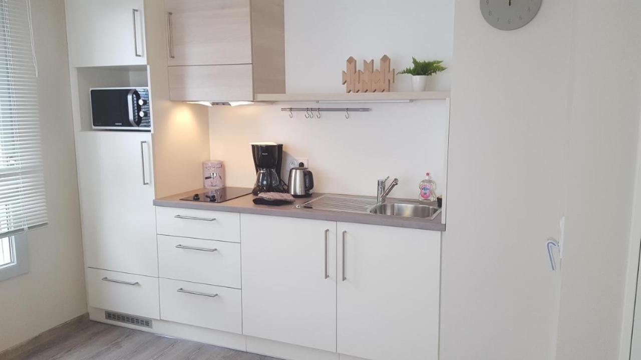 Residence Seniors Domitys Les Hautes Feuilles Реймс Екстериор снимка