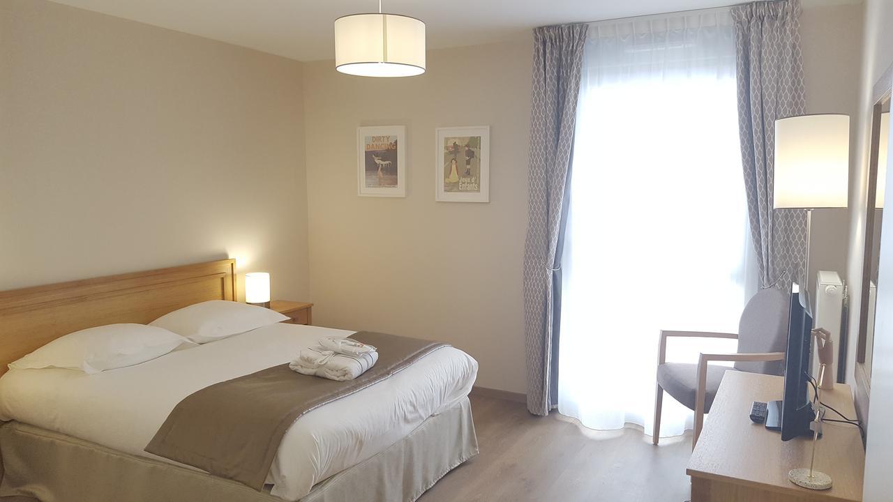 Residence Seniors Domitys Les Hautes Feuilles Реймс Екстериор снимка