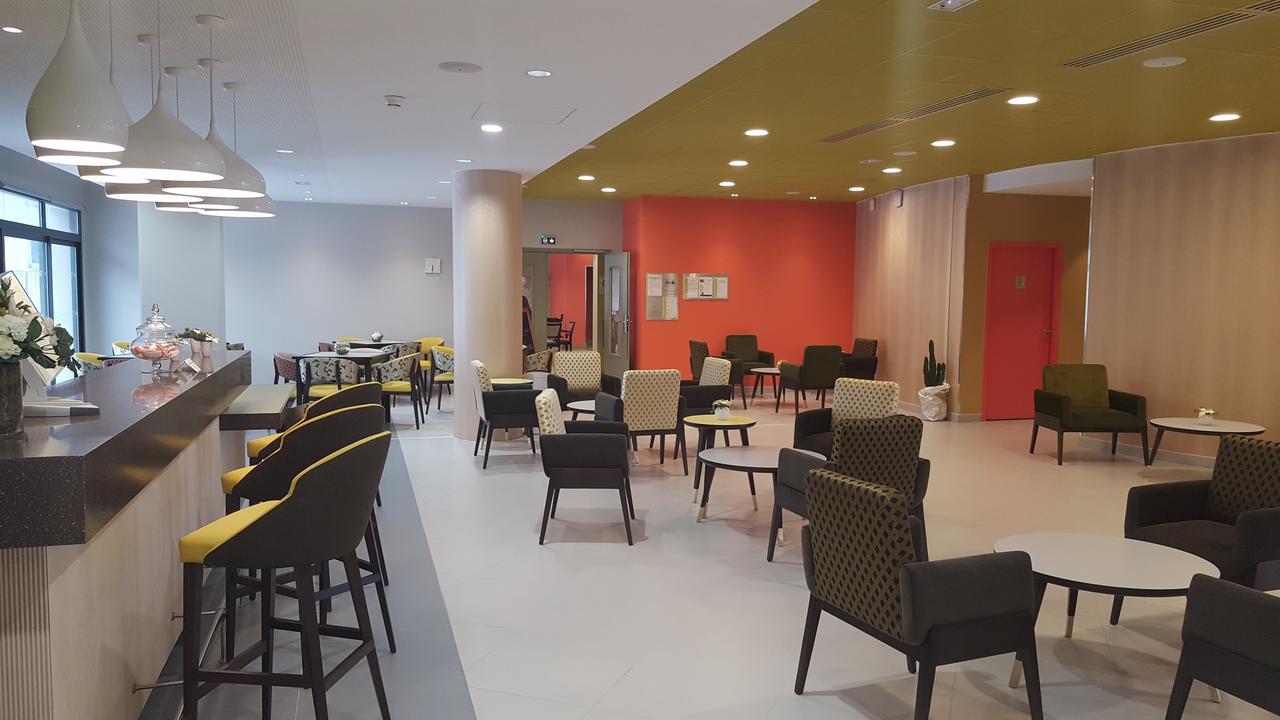 Residence Seniors Domitys Les Hautes Feuilles Реймс Екстериор снимка